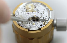 爱彼手表老出现时间慢怎么回事